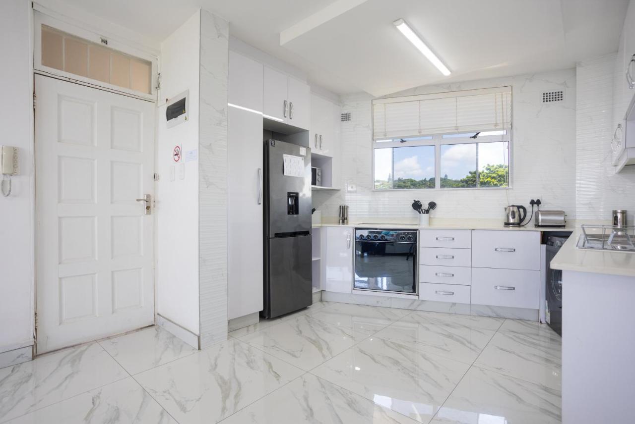 24 Sea Lodge - Sea Viewing Apartment Durban Dış mekan fotoğraf